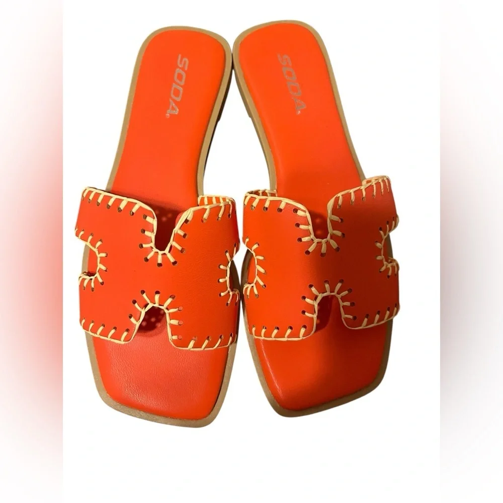 Soda Finty Women's Orange Stitched Slide On Sandals Size 8 New In Box